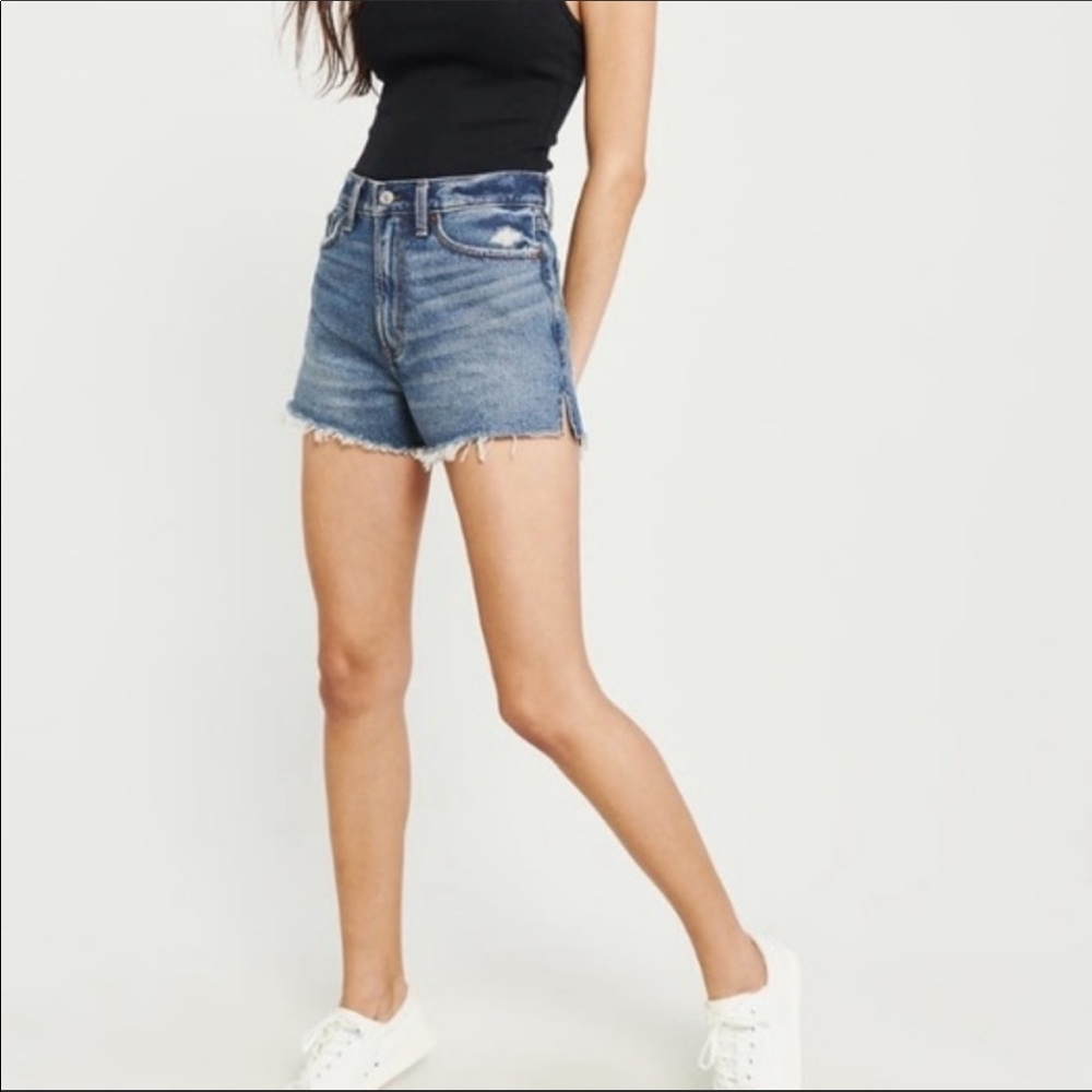 Abercrombie Annie high rise shorts